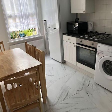 East London 2 Bedroom Flat Kültér fotó