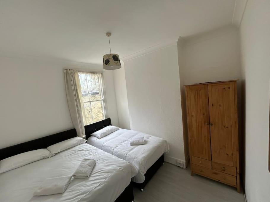East London 2 Bedroom Flat Kültér fotó