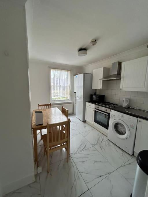 East London 2 Bedroom Flat Kültér fotó